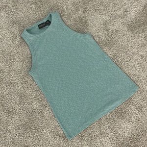 Women’s sz M tank